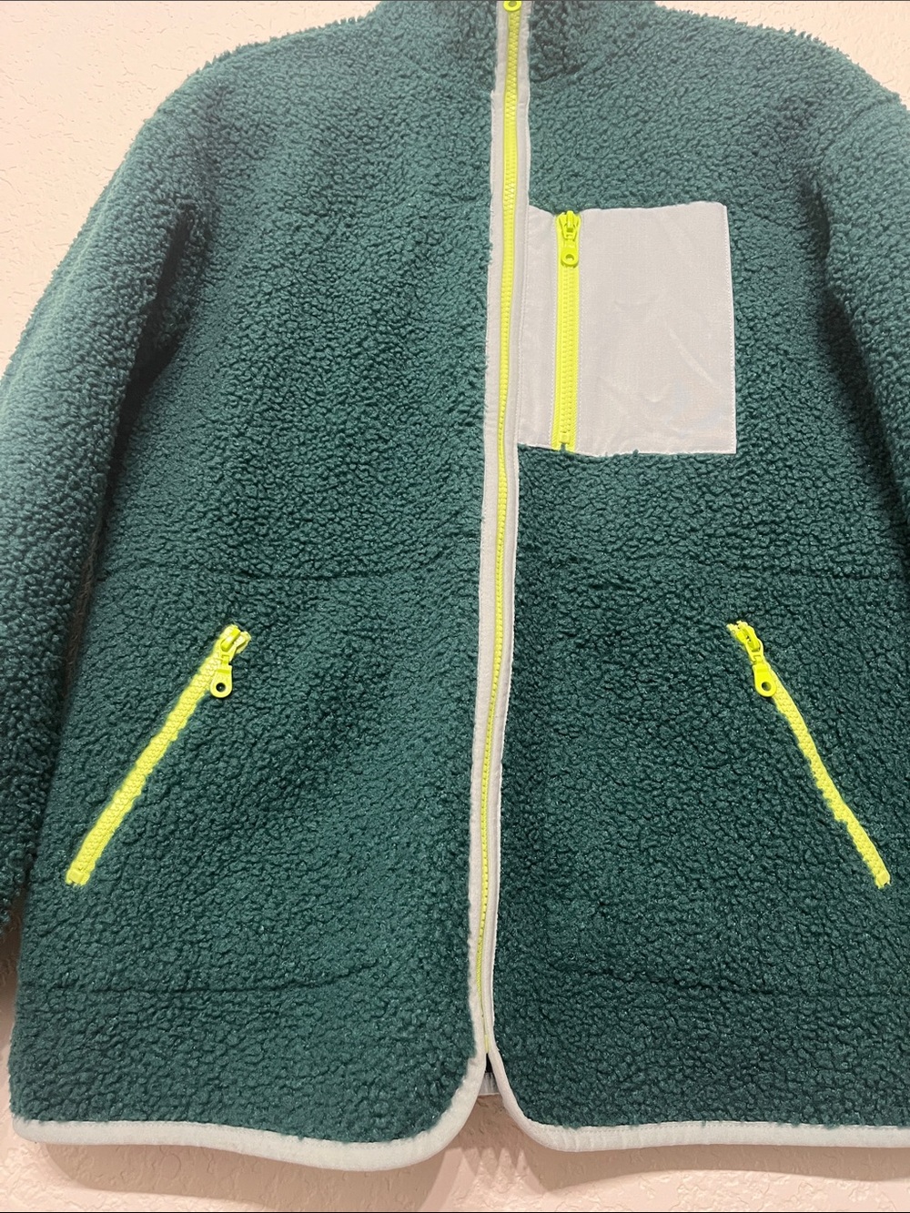 Universal Thread Women’s XS Dark Green Teddy Jacket with Neon Yellow Accents - Picture 5 of 11